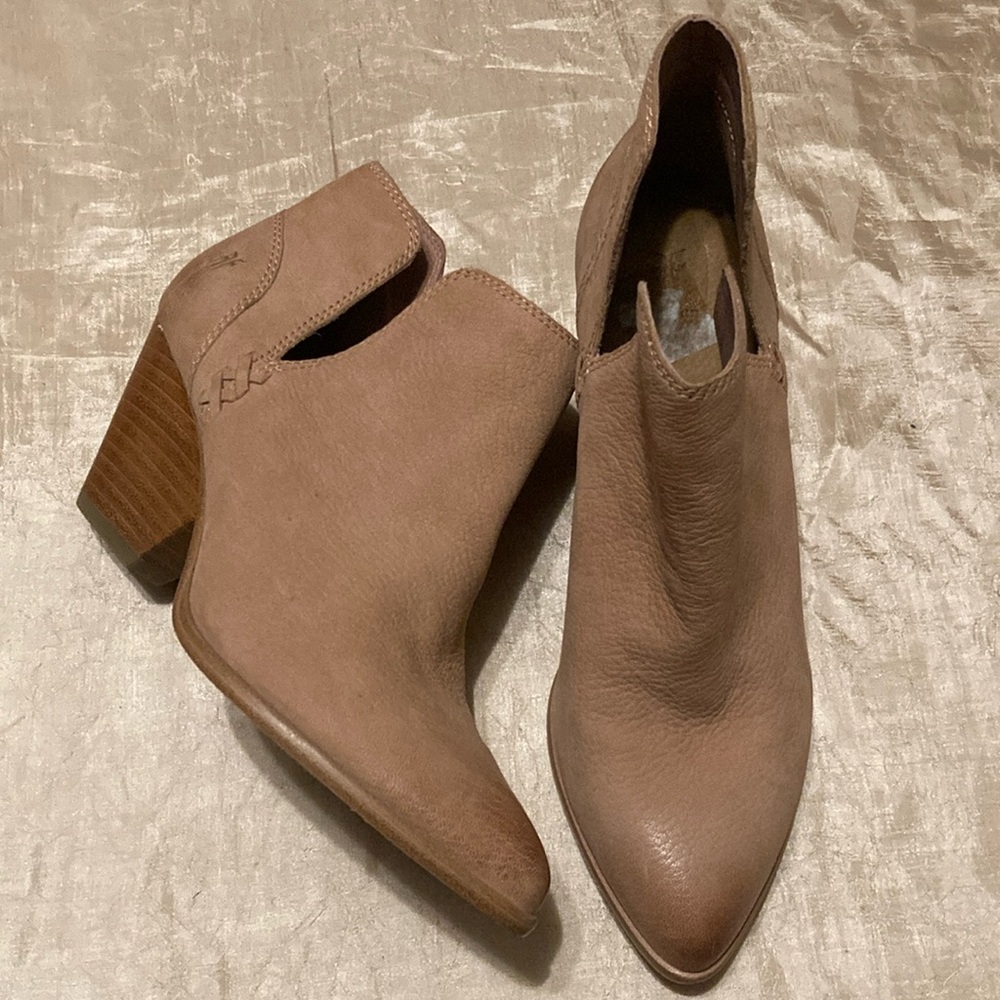 Frye Caden Tan Western Leather Ankle Boots Blush
Pink